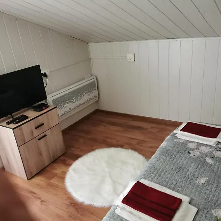 Lucia Lodge *